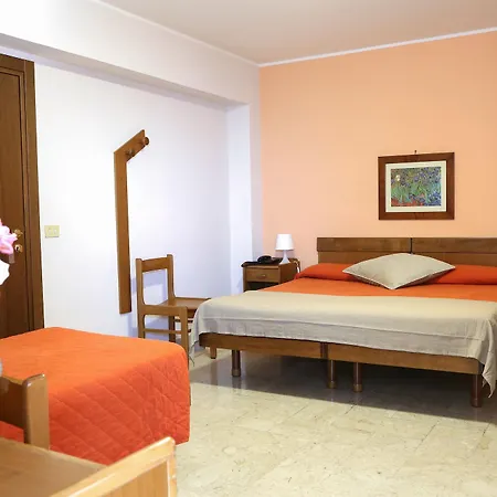 Hotel Mater 2*