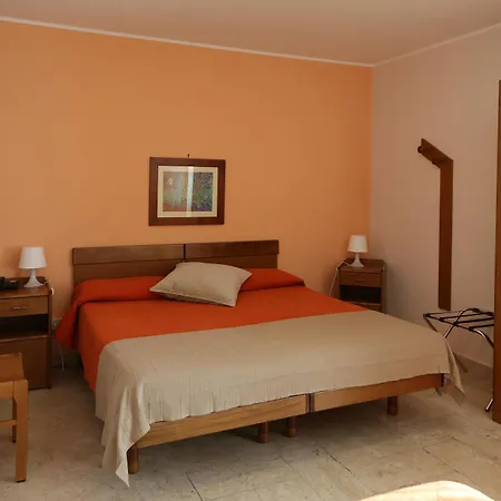Hotel Mater 2*